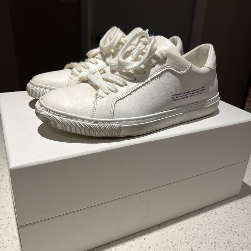 Pangaia white sneakers - Picture 2 of 5